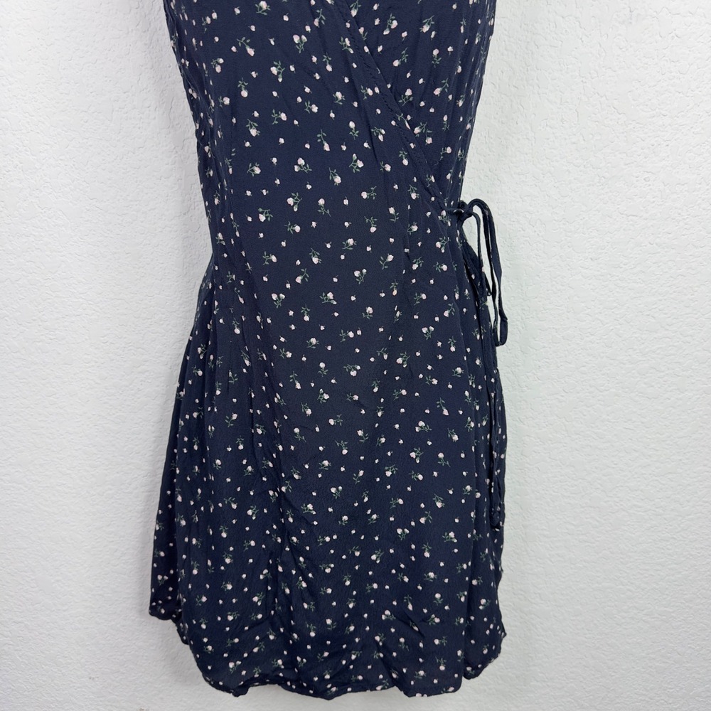 Brandy Melville Wrap Dress Womens 2 Blue Floral Summer‎ Italy Romantic Coquette - Picture 4 of 12